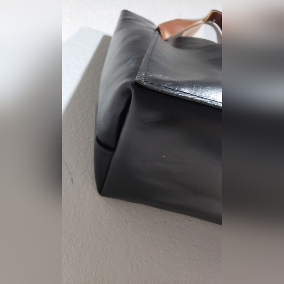 EUC Uwakstar Designs Leather black & tan medium tote - Picture 4 of 6